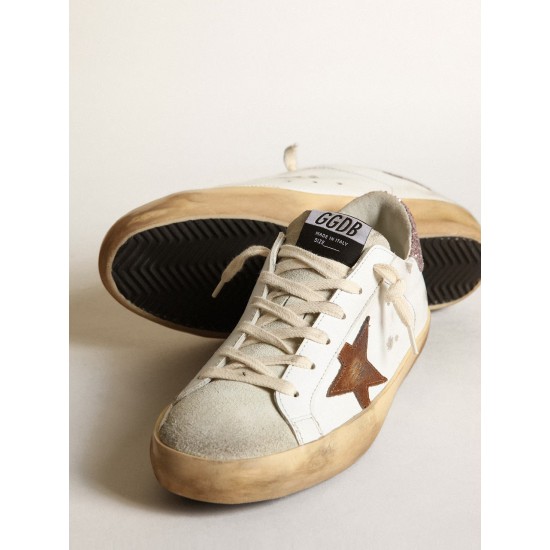 Super-Star with a tan star and pink glitter heel tab